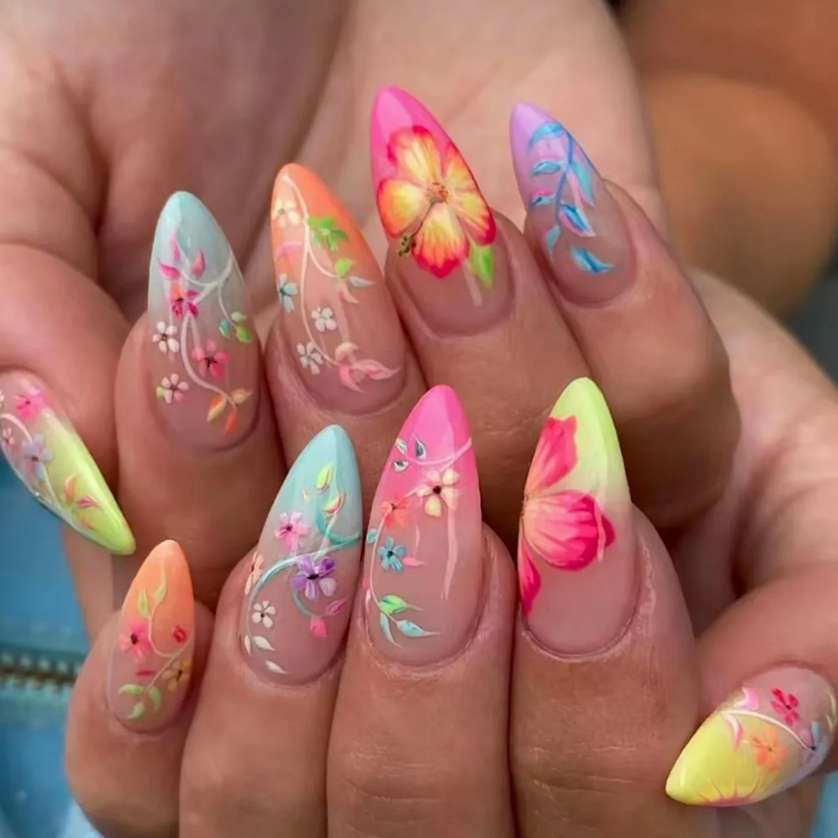 

Dopamine Floral Gradient Press On Nails, Mid-length Almond, Bright Summer Fresh Reusable Fake Nails for Women