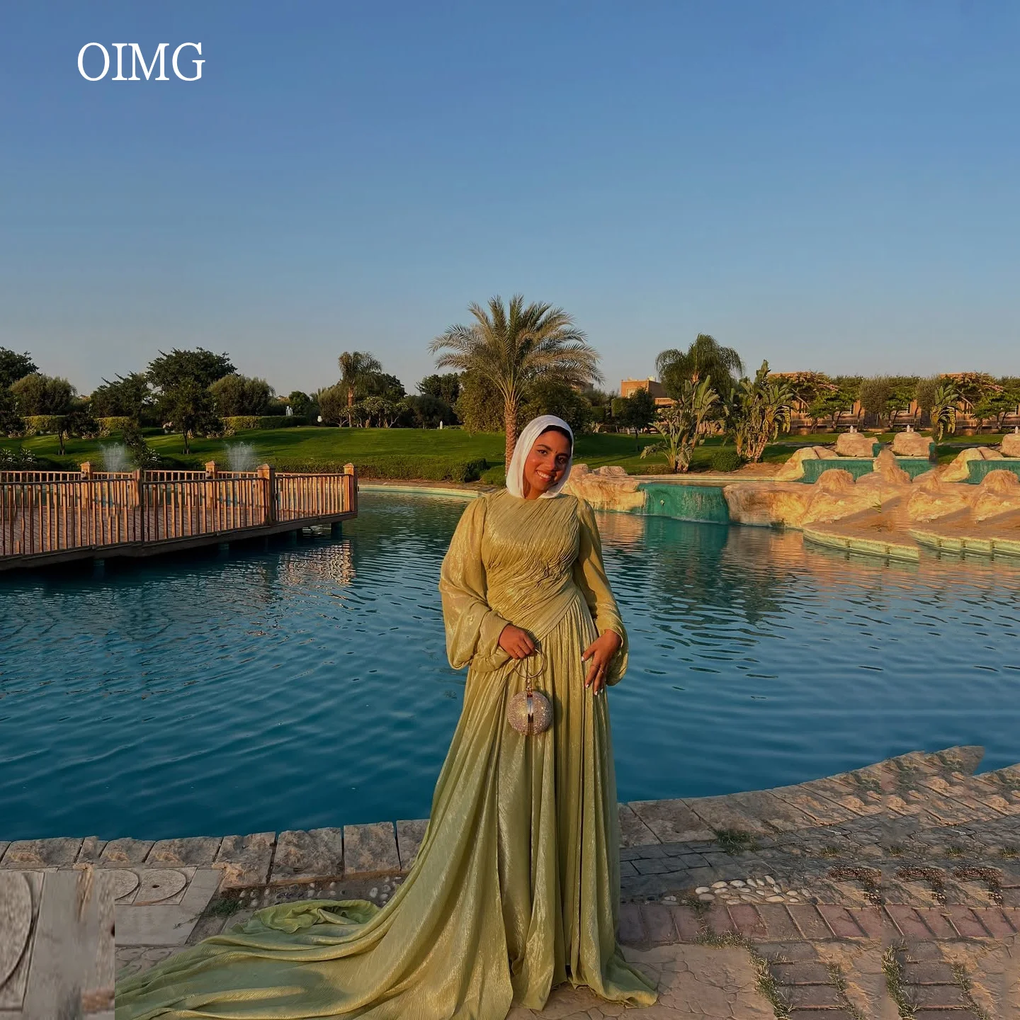 

OIMG Casual Modest Green A Line Prom Gowns O Neck Pleated Party Gown Floor Length Evening Dress 2025 Customized