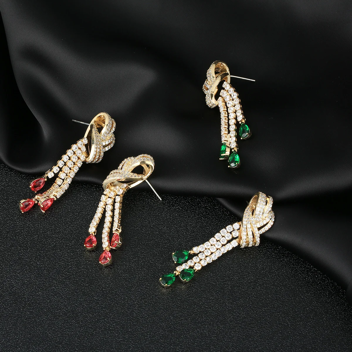 

Серьги-подвески из стерлингового серебра S925 с изумрудами и рубинами, инкрустированные фианитами, с кисточками, шикарный аксессуар для банкетов и свадеб