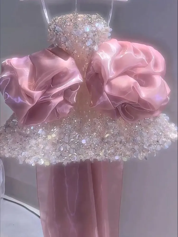 فستان وردي فاتح فاخر ذو صناعة ثقيلة مزين بالترتر لحفلات أعياد الميلاد #2