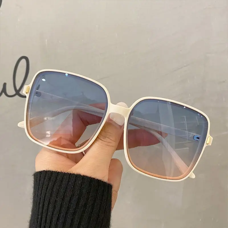 Óculos de sol elegantes