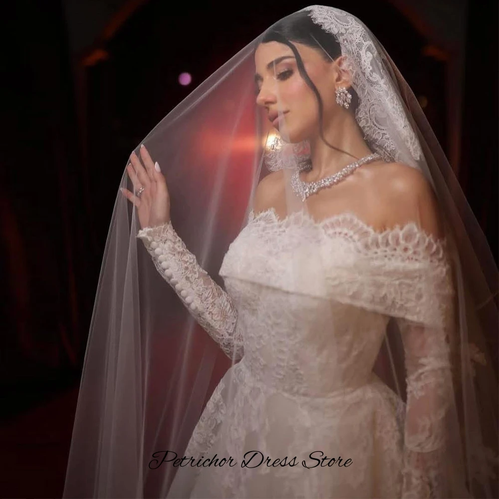 Charming Appliques Lace Customized Wedding Dress Classic Long Sleeves Bridal Gown with Off the Shoulder Elegant Robe de mariée