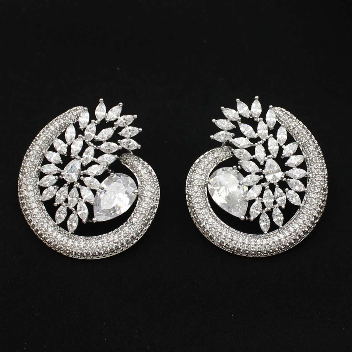 Luxury Jewelry Big Stud Earrings for Women Wedding Evening Party Leaf Palnt Earrings Gift