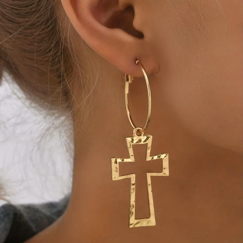 

Punk Geometric Metal Hollow Cross Hoop Earrings for Women Y2K Cool Irregular Circular Pendant Earrings Aesthetic Jewelry Gifts
