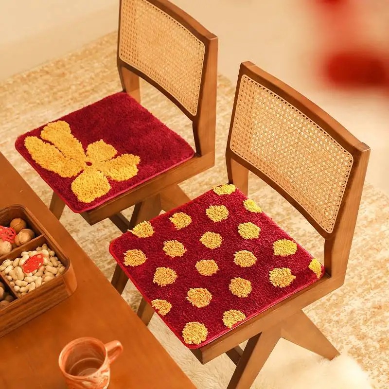 

Зимняя флокированная подушка для стула, красная, праздничная, для создания атмосферы, декоративная, для элитных интерьеров, для эркера