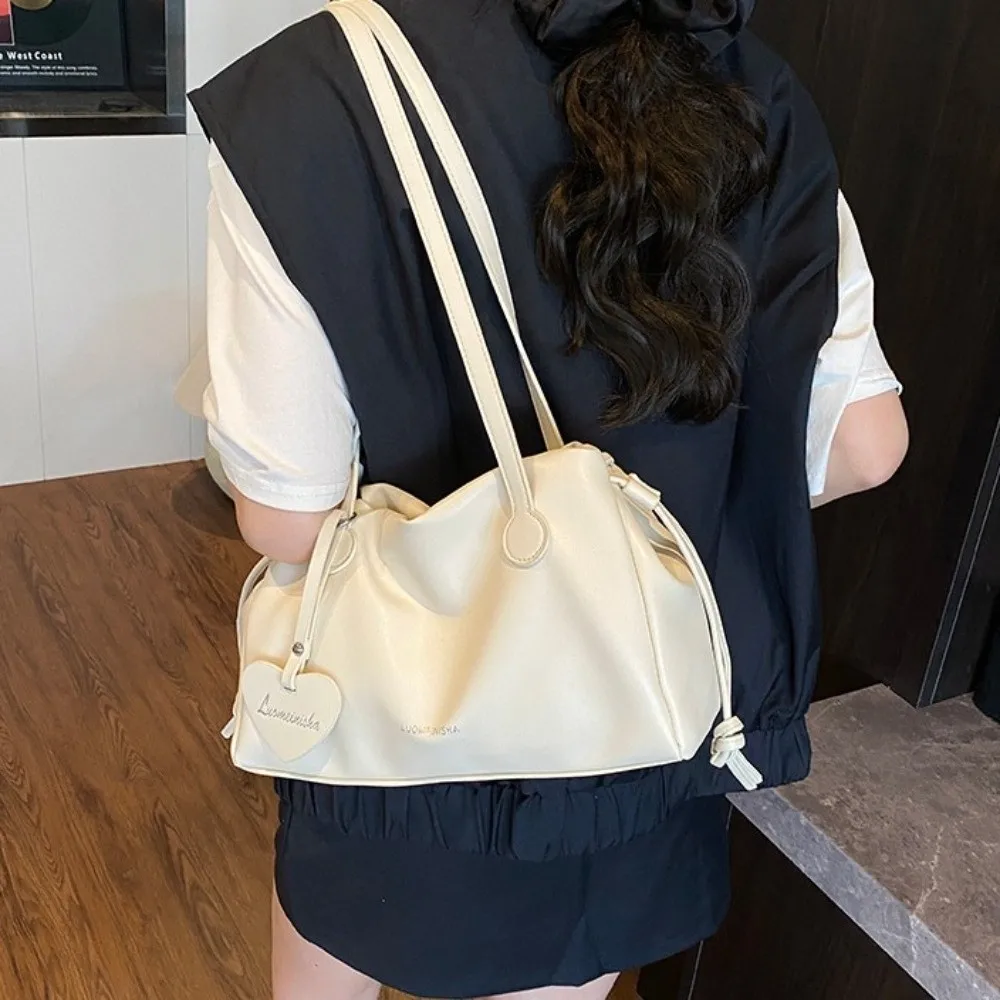 

Love Pendant Large PU Handbag Shoulder Pouch Tote Storage PU Leather Shoulder Bag Large Capacity Crossbody Bag PU Underarm Bag