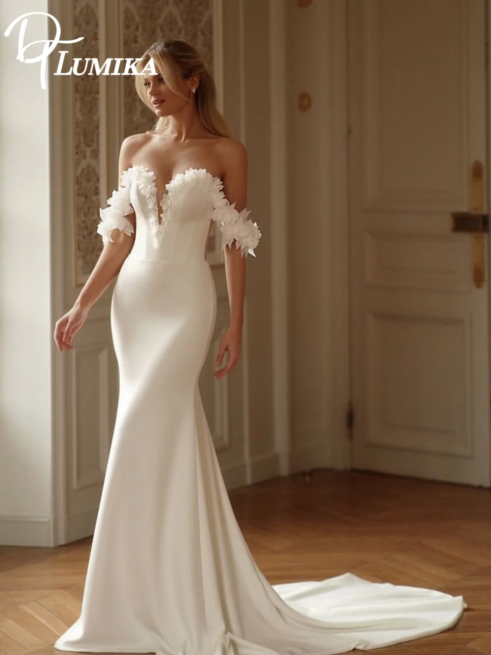 

Romantic Sweetheart Appliqued Wedding Dress Elegant Off-the-Shoulder A-Line Bridal Gown Classic Satin Floor-Length Wedding Gown