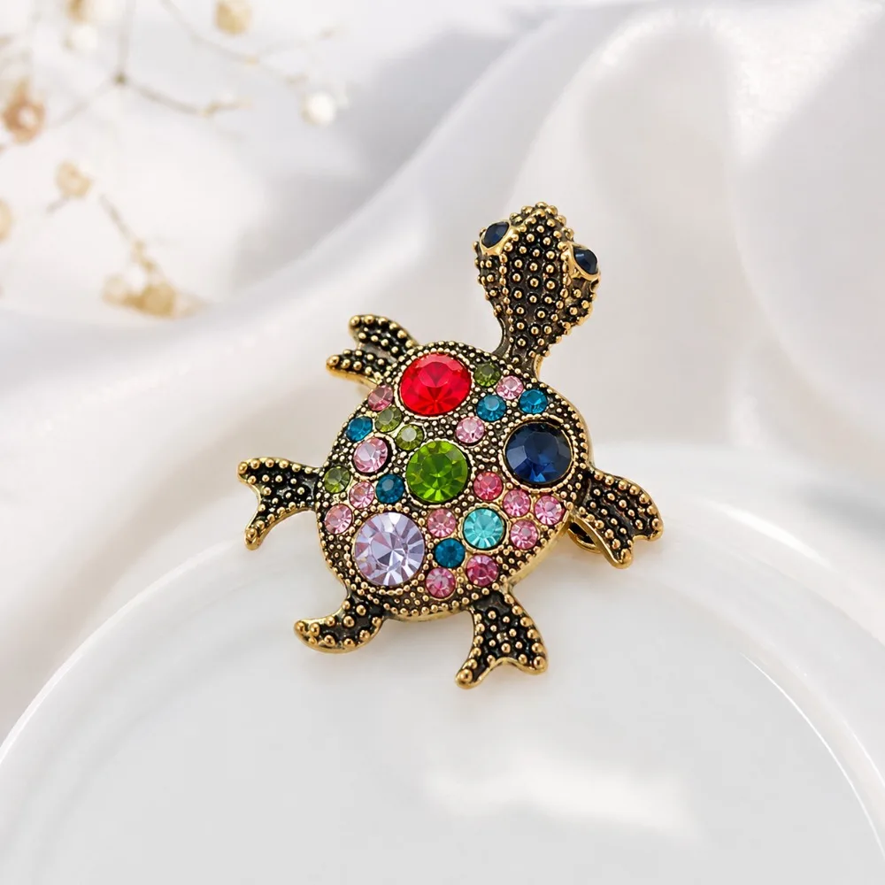 Vintage Rhinestone Cartoon Turtle Brooch Cute Animal Pin for Women Men Coat Backpack Clothing Accessories Party Gift Decoration