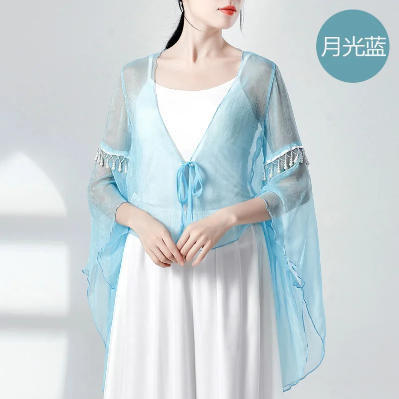 

dance yarn body rhyme, large horn, long sleeves, Chinese ancient style performance, wearing dance practice clothes, tops, women