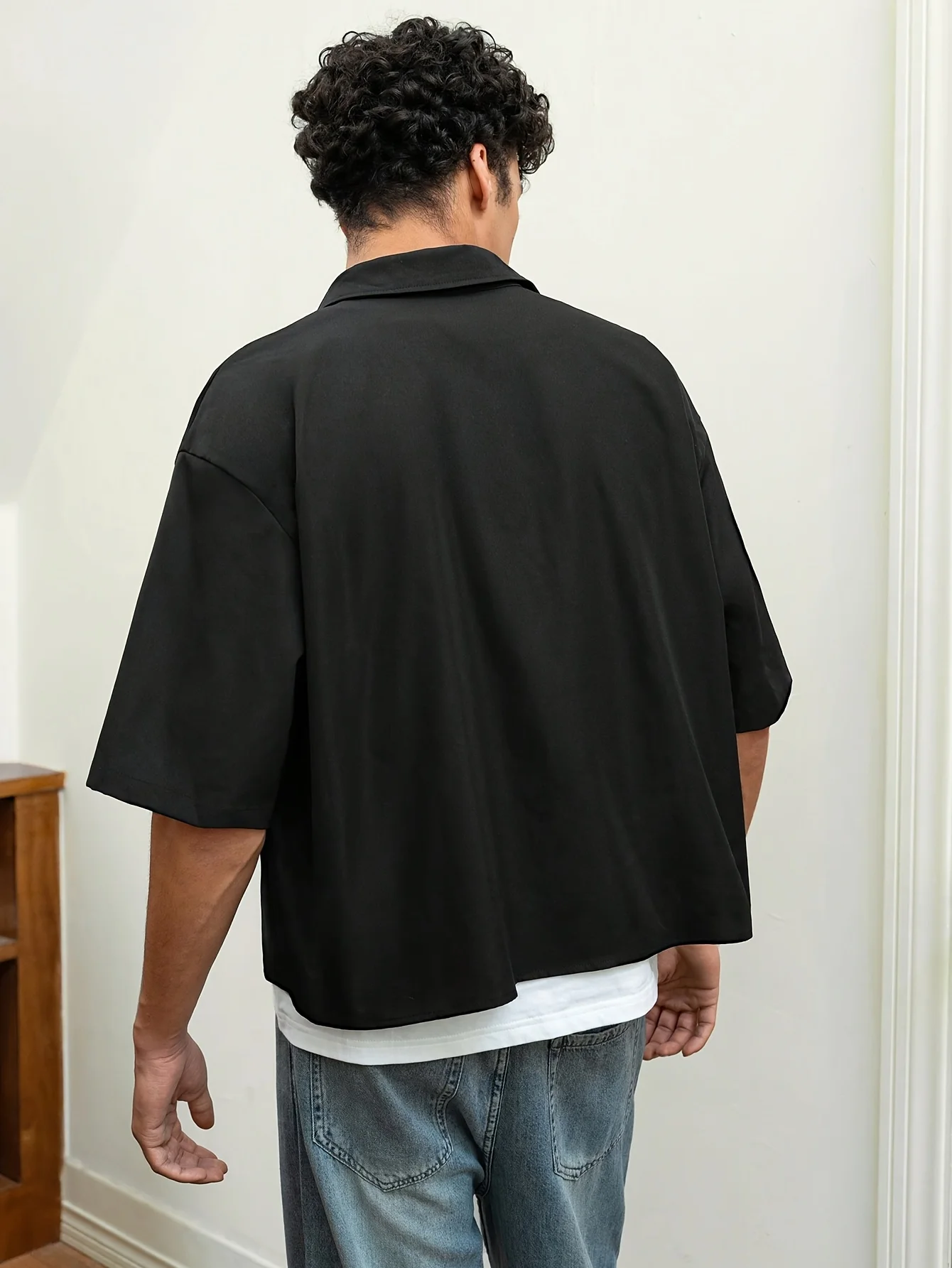 

[Укороченная рубашка с короткими рукавами в минималистском академическом стиле] Мужская короткая повседневная удобная однотонная рубашка-поло с короткими рукавами, подходит