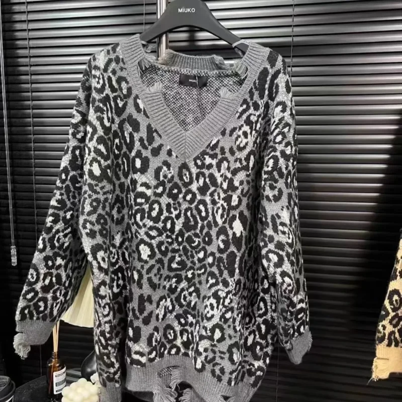 

Autumn Winter Retro Lazy Style V-neck Torn Leopard Print Sweater Loose Mid-length Round Neck Sweater Top for Women