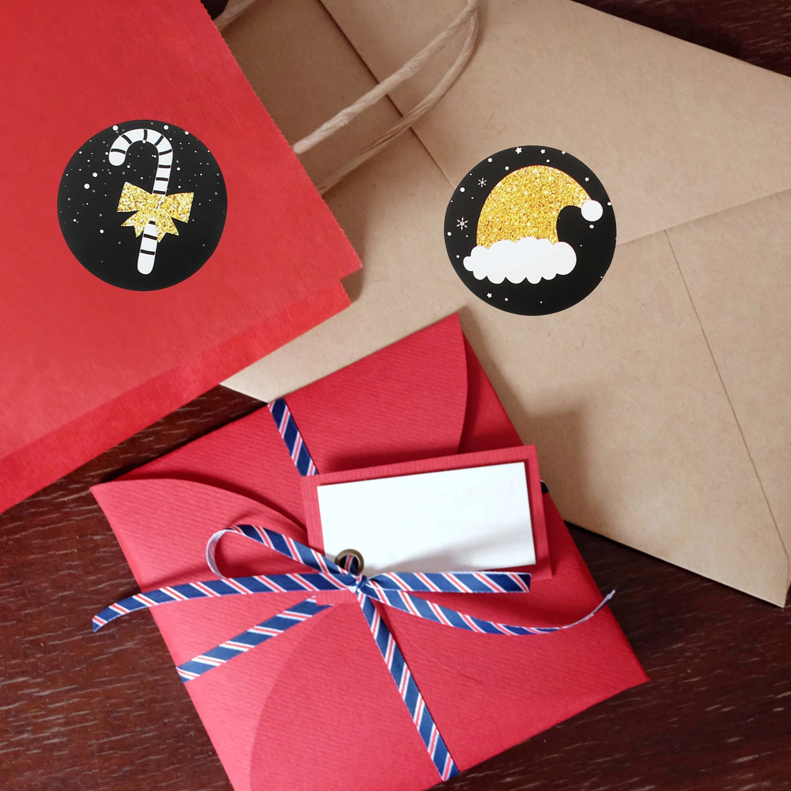 

1pcs Round Christmas Stickers 1 Roll Self Adhesive for Cards Envelopes Gift Boxes Party Supplies Sealing Labels