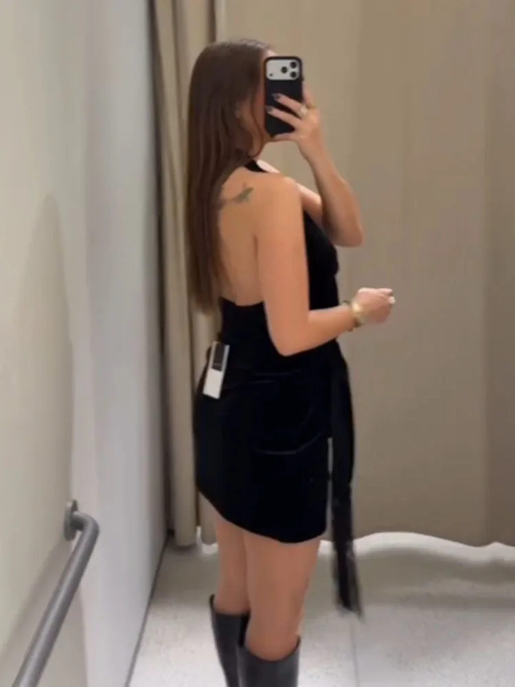 HH mujeres moda sin mangas cuello Halter espalda descubierta borla decoración terciopelo Vestido corto femenino Slim Fit Sexy elegante minifalda