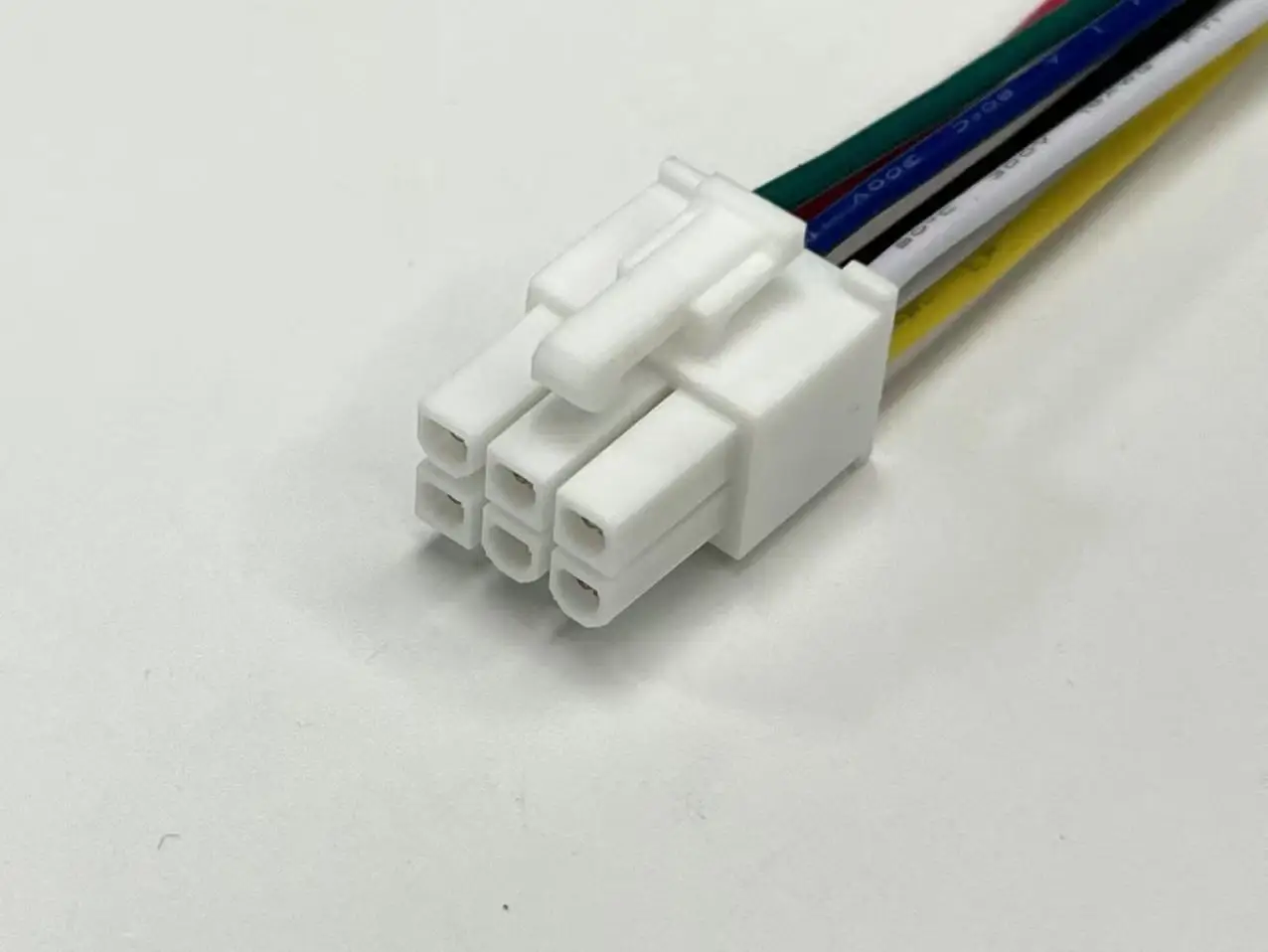 39012065 Wire harness, MOLEX MINI FIT 3.0mm Pitch Cable, 39-01-2065, 6P, 5557-06R-210 With Leads