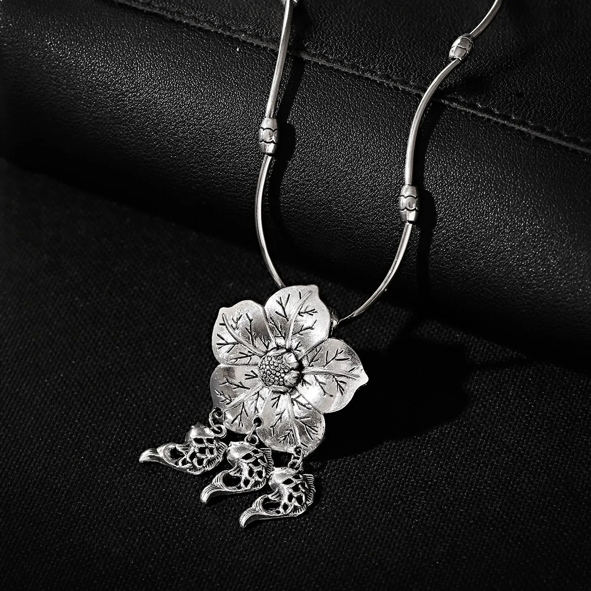 Boho New Ethnic Flower Necklace For Women Silver Color Alloy Big Flower Fish Pendant Long Neckla Wedding Party Jewelry Gifts