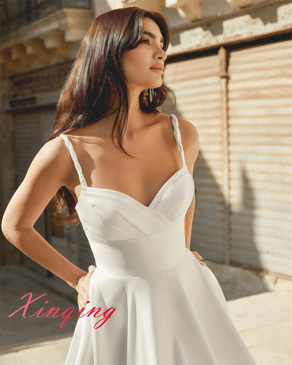 맞춤형 클래식 새틴 웨딩 드레스 꿈꾸는 스파게티 스트랩 중공업 웨딩 드레스 신부 가운 백리스 오픈 백