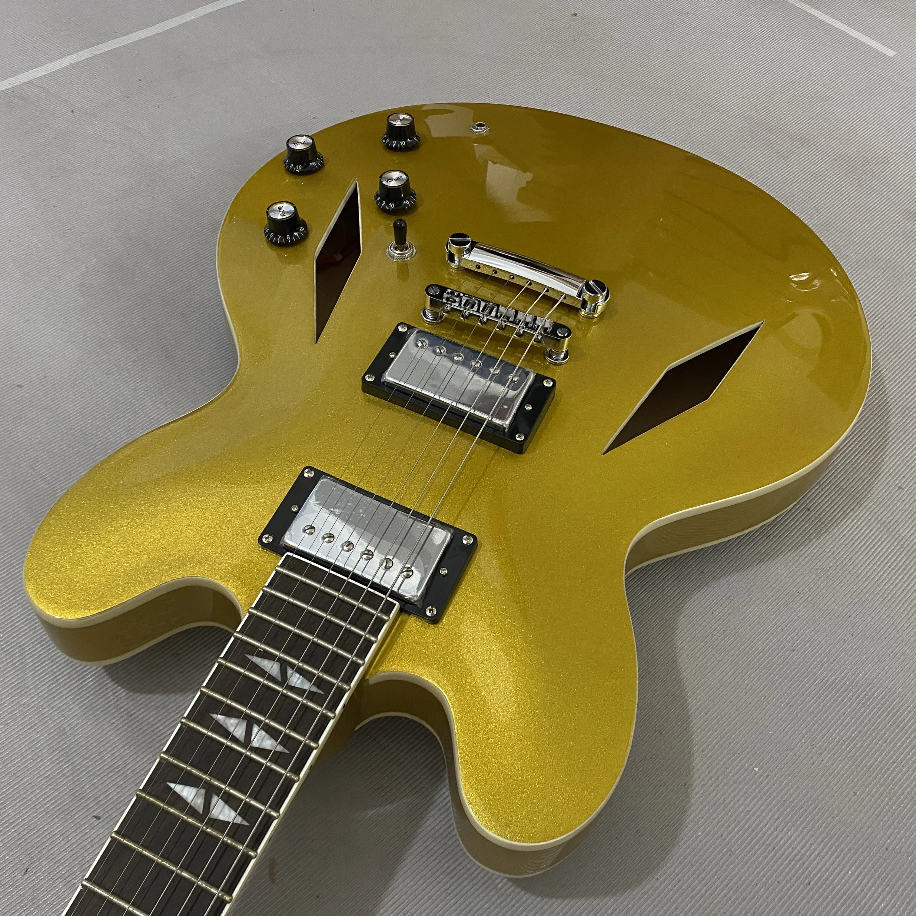 Gitara elektryczna typu half hollow, podstrunnica z palisandru, przetworniki HH, 22 progi, chromowany osprzęt, korpus z klonu, darmowa wysyłka