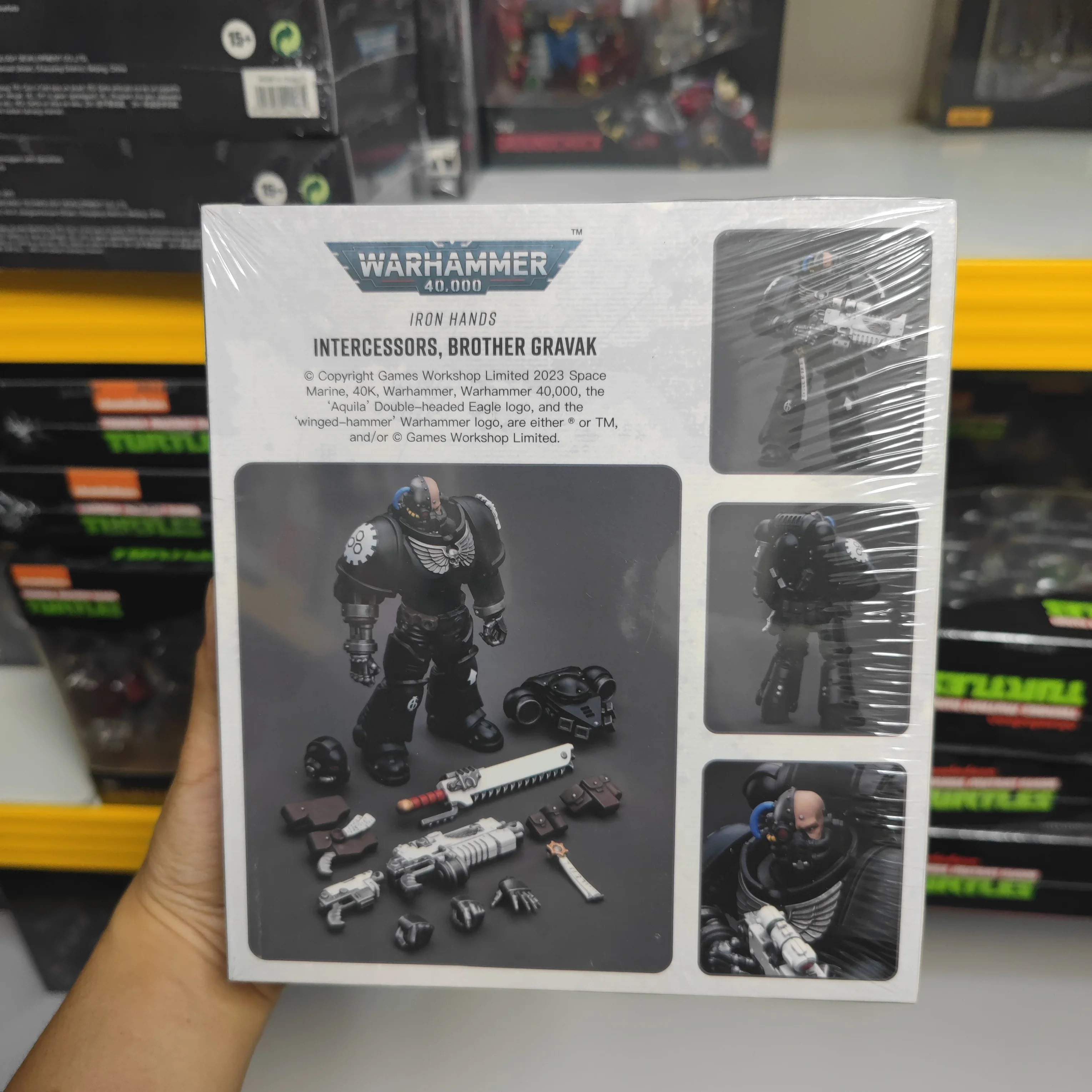 【JOYTOY】Warhammer 40K Iron Hands Intercessors Bruder Lgnar 1/18 Actionfigur Spielzeug