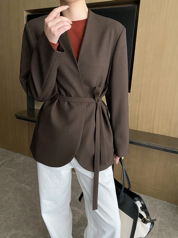 [EAM] Women Beige Coffee Belted Big Size Elegant Blazer New V-neck Long Sleeve Jacket Fashion Tide Spring Autumn 2024  1DH7740