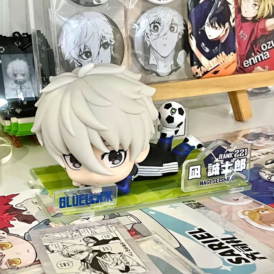 Blue Lock Kawaii Nagi Yisagi Isagi Yoichi Seduto Action Figure Doll Modello da tavolo Anime Periferico Creativo Regalo di compleanno Giocattoli