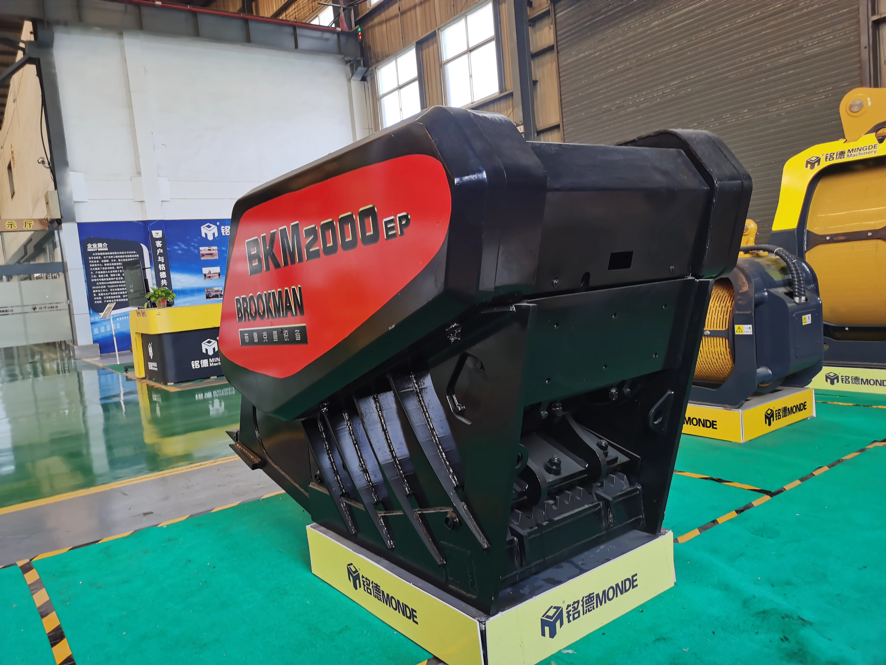 high performance 20-30 Ton Crusher Bucket In Stock Bkm Crusher Bucket For Excavators