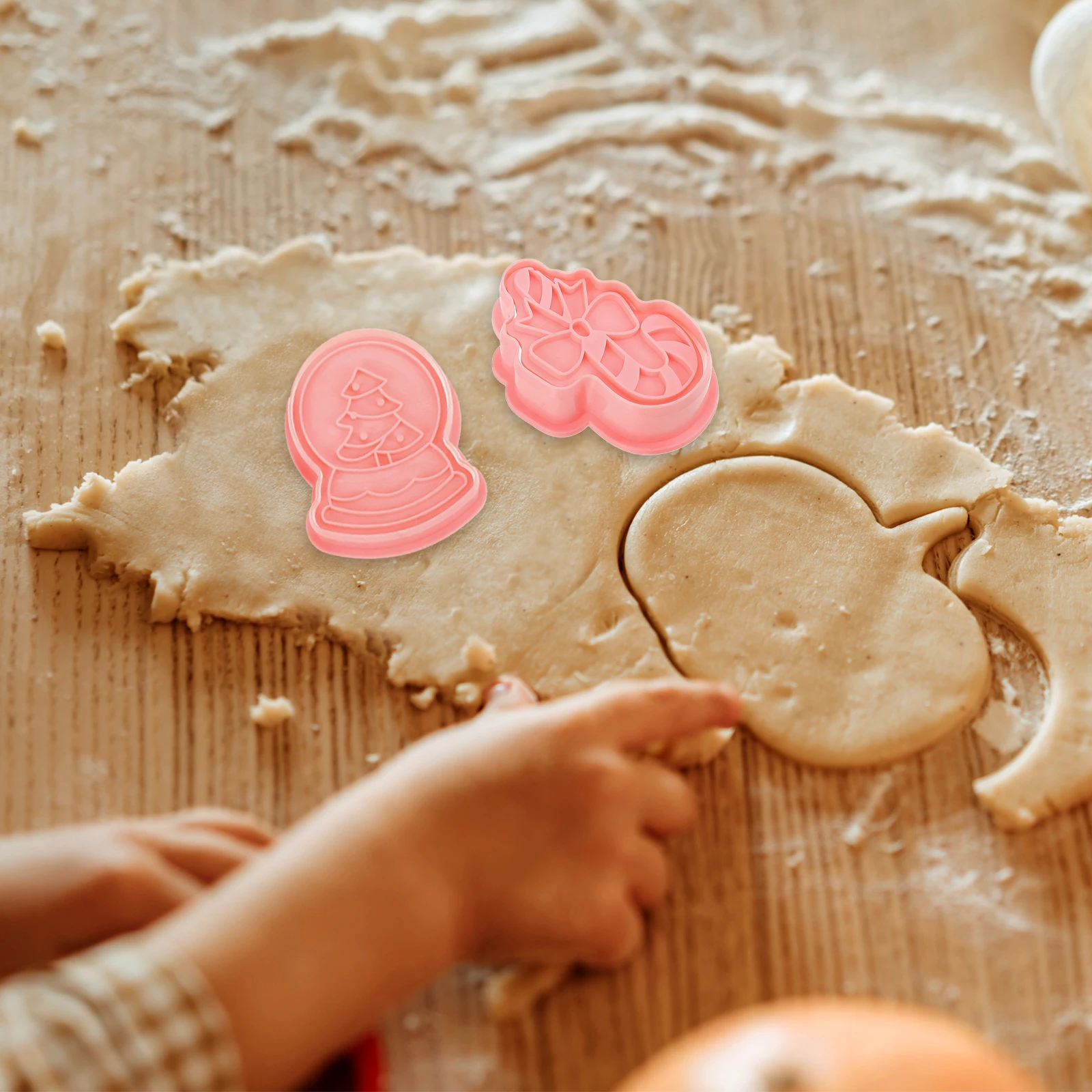 

8Pcs DIY Christmas Biscuit Mold Non Stick Cartoon Cookie Embossing Stamping Baking Tool Xmas Cake Mold Baking Tool