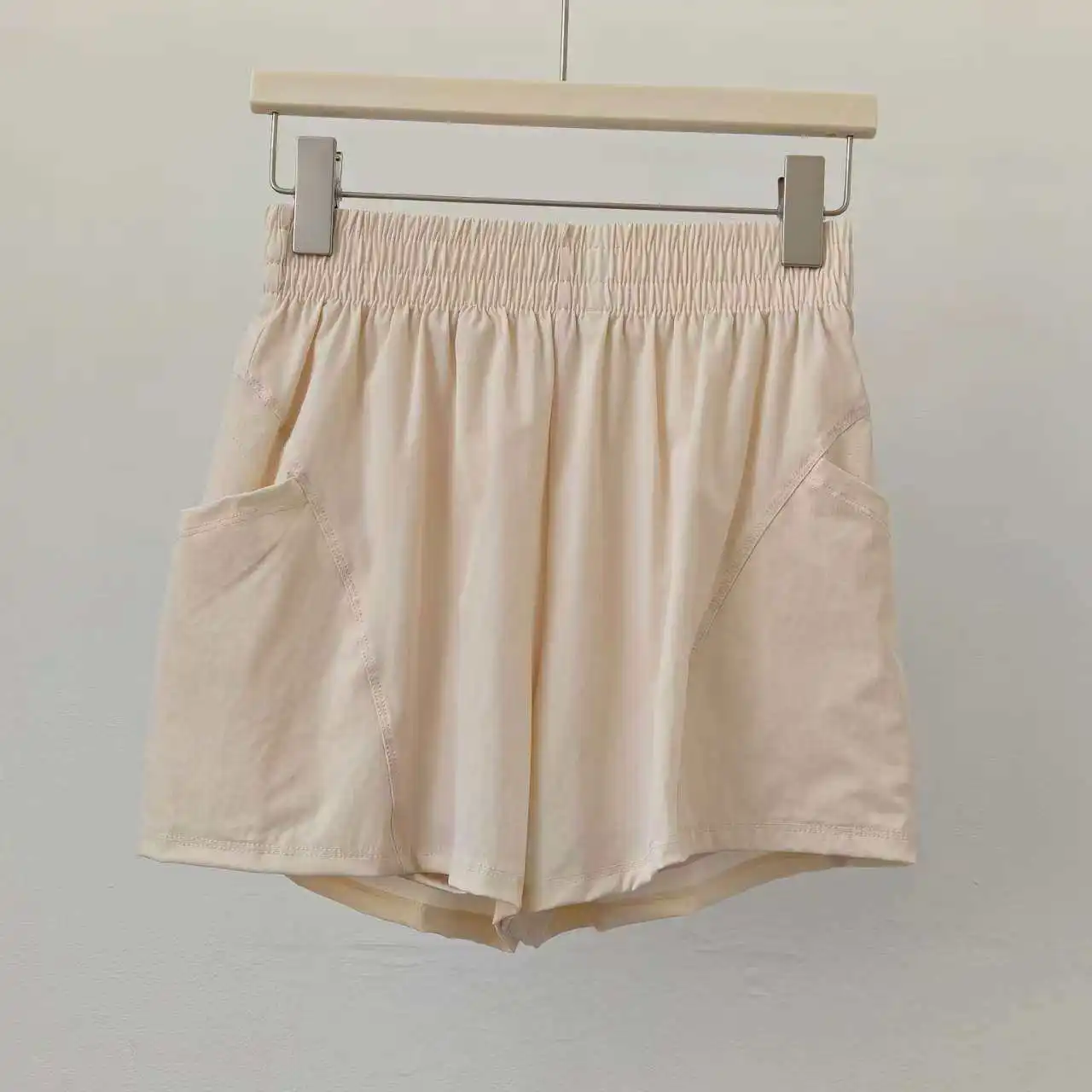 Yoga-Shorts für Damen, hochtailliert, schlankmachend, dreiviertel-Sporthose, atmungsaktiv, schnelltrocknend, für Laufen und Fitness, Anti-Exposure-Shorts – Detail 3