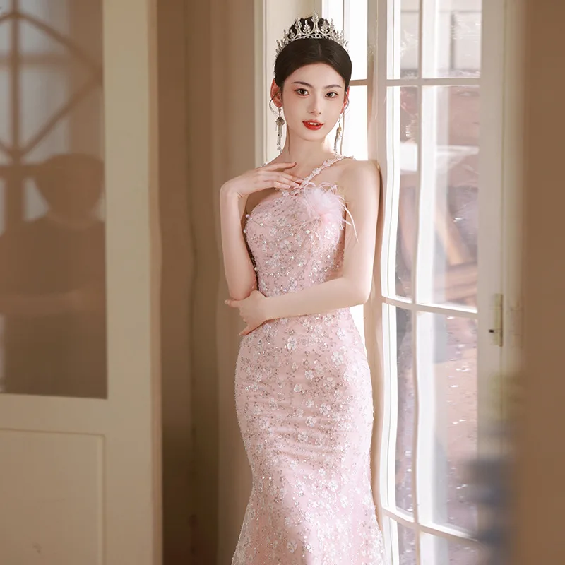 

Pink Halter Women's Evening Dress Exquisite Beadings Sleeveless Dresses Elegant Floor-Length Court Train Formal Gowns