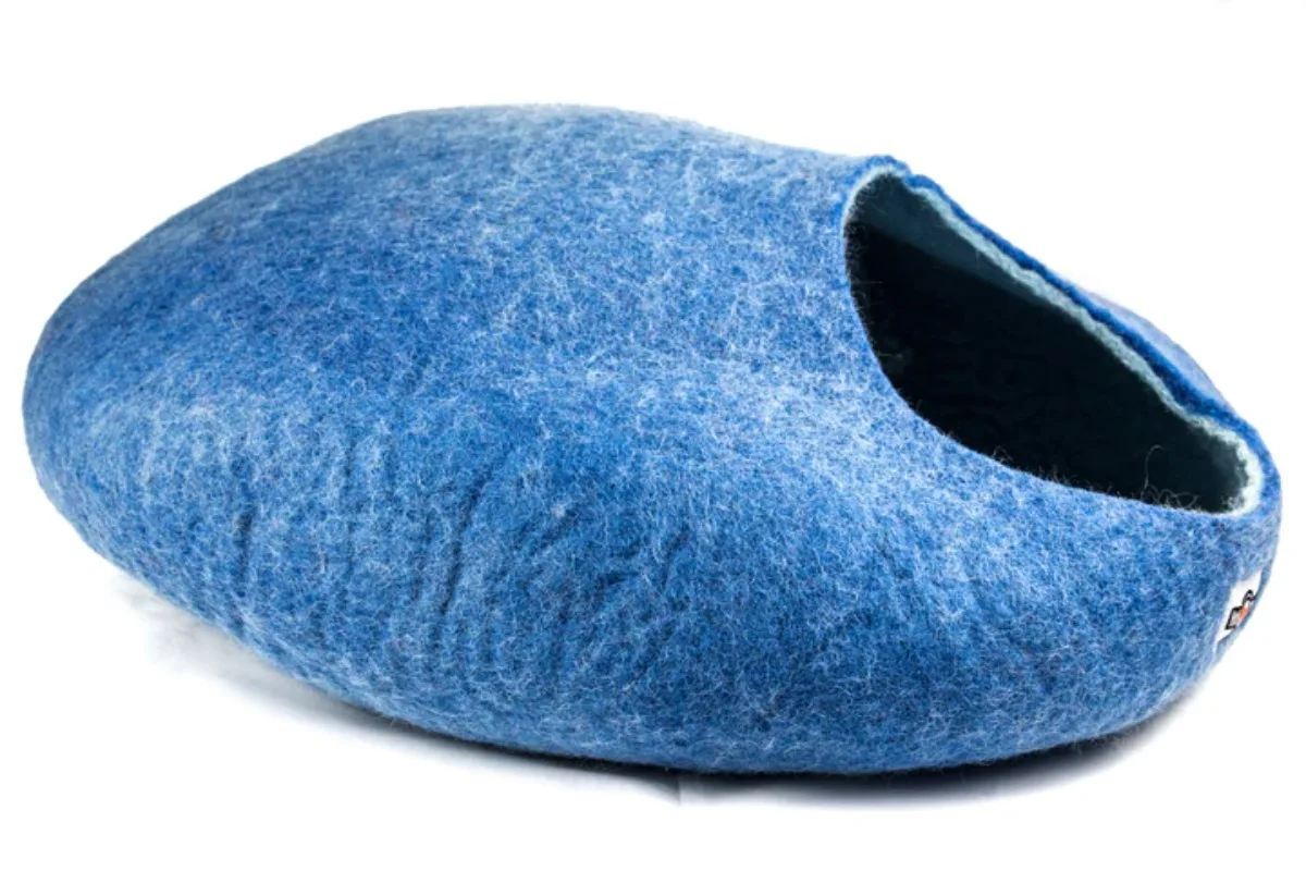 Premium Quality Soft & Comfortable Yeti Pet Cave Pet Bed for Cats and Small Dogs, 100% New Zealand Wool Blue