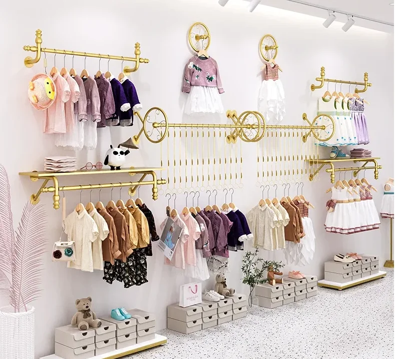 

Children's clothing store display rack Children's clothing store display rack hung on the wall