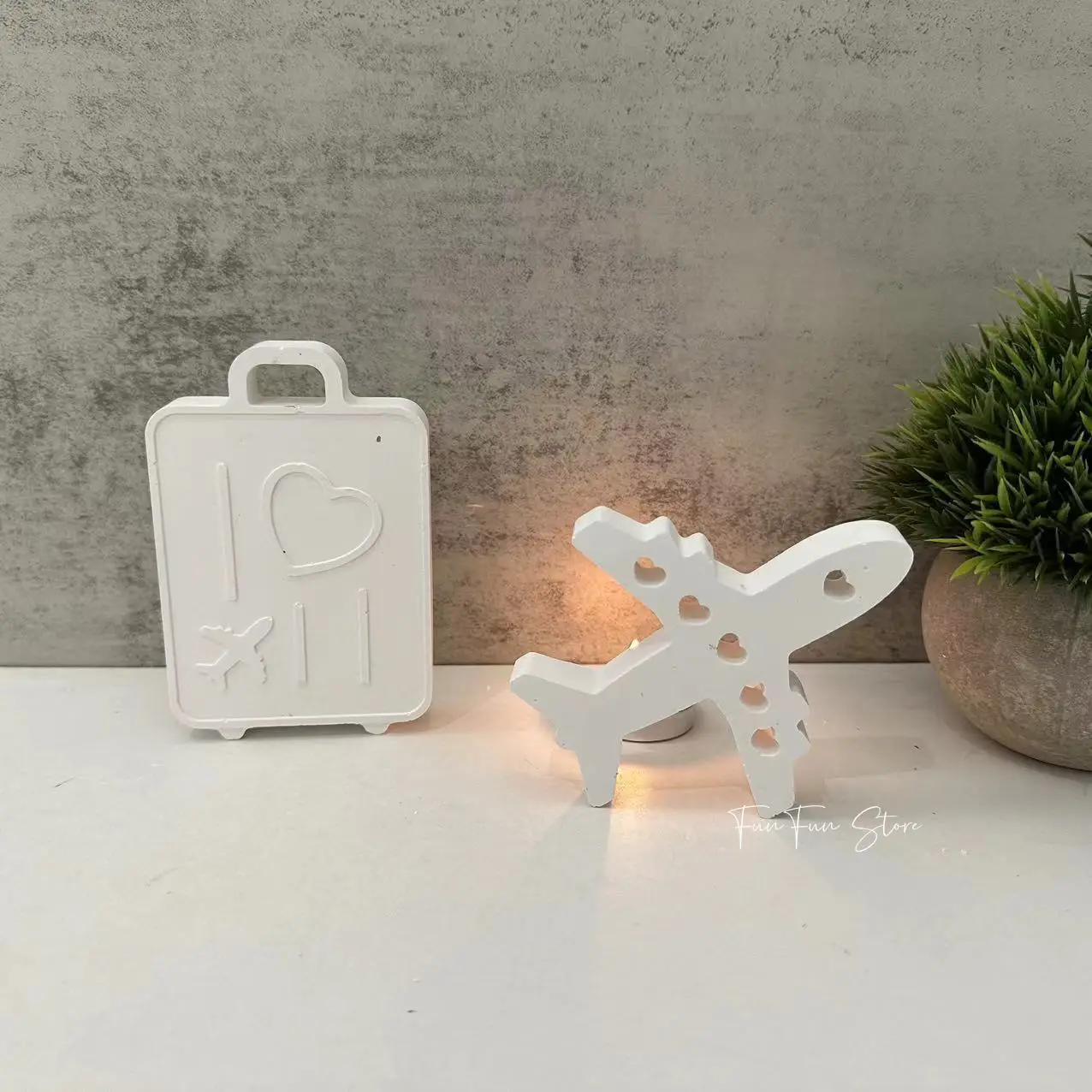 DIY Cute Luggage Airplane Candle Silicone Mold Handmade Plaster Drop Glue Love Hollow Airplane Tabletop Decoration Making Tools