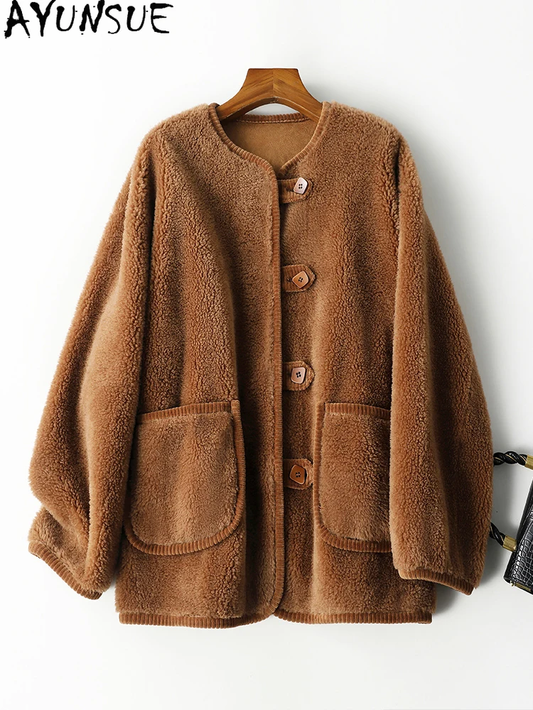 سترة نسائية من الصوف الطبيعي 100% من AYUNSUE سترة أنيقة من فرو الضأن ملابس نسائية شتاء 2025 جديدة في ملابس خارجية كوكفاتا ميخوم
