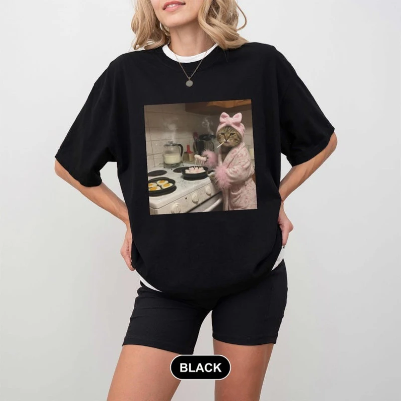 Housewife Cute Cat T-Shirt Vintage Gen Z Joke Stupid Brainrot Lover Gift Funny Kitty Cool Graphic Tshirt Fashion Short-sleev