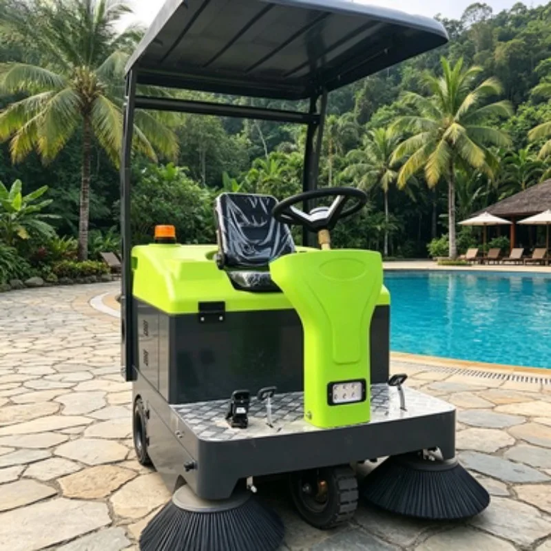 Self Propelled Ride on Street Sweeper with Mist Cannon for Dust Control