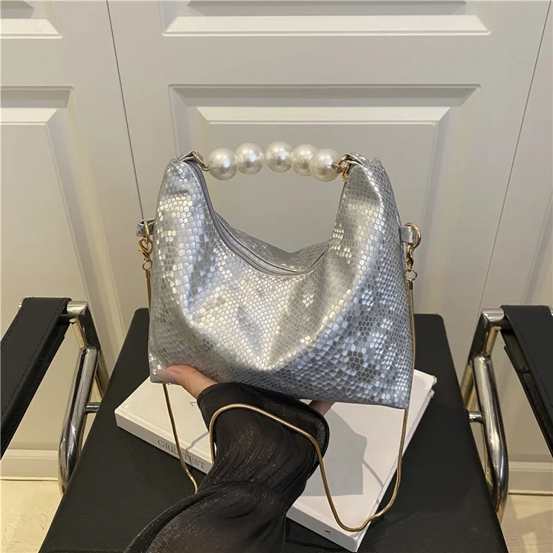 

2025 New Chinese Style Beaded Cloud Bag for Women Trendy Chain Crossbody Purse Versatile Shoulder Tote Cultural Fashion Handbag