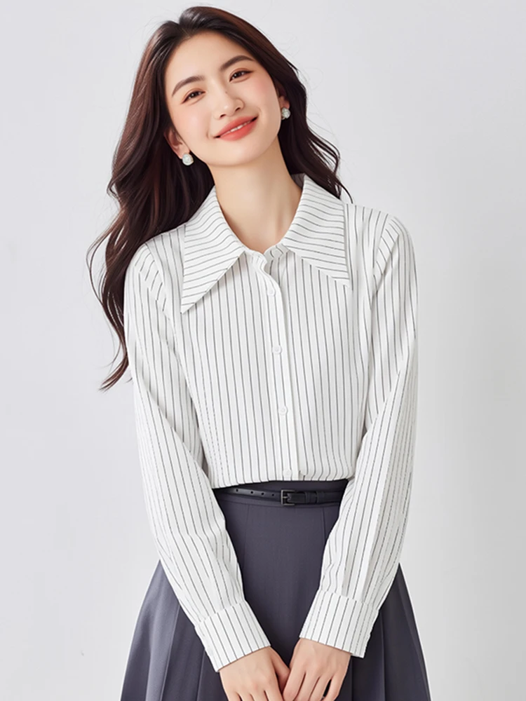 

Profional Commuter Striped Long Sve irt Women's Spring Faion 2026 Early Spring New Ele Lady's Blouse Versatile Top