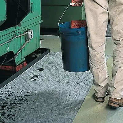 منتجات السلامة لصيانة الطرق السريعة، سجادات تسرب الزيت ذات حالة جديدة، وسادات ماصة لبناء الطرق لتسريبات زيت السيارة