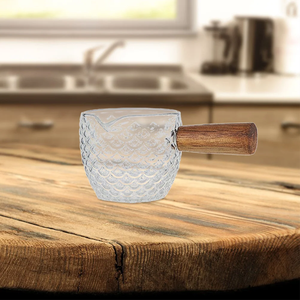 

Glass Milk Creamer Jug Wooden Handle Heat Resistant Coffee Milk Sauce Pitcher Pouring Cup Multi Use Clear Syrup Pitcher Kitchen