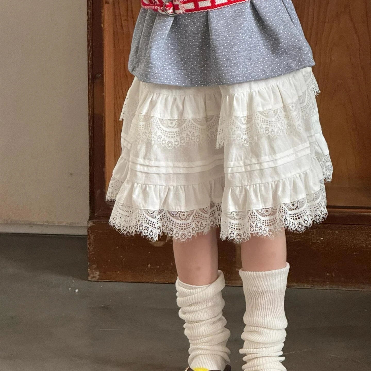 

Girls Skirt 2026 Spring and Summer New Childrens Clothing Korean Style Girls Baby Sweet Foreign White Lace Cake Skirt