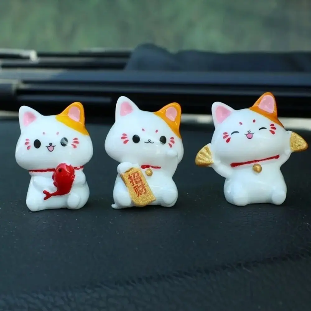 Mini Lucky Cat Car Ornaments Cute Realistic Fortune Cat Figurines Simple Lovely Cat Micro Landscape Ornament Automotive Interior