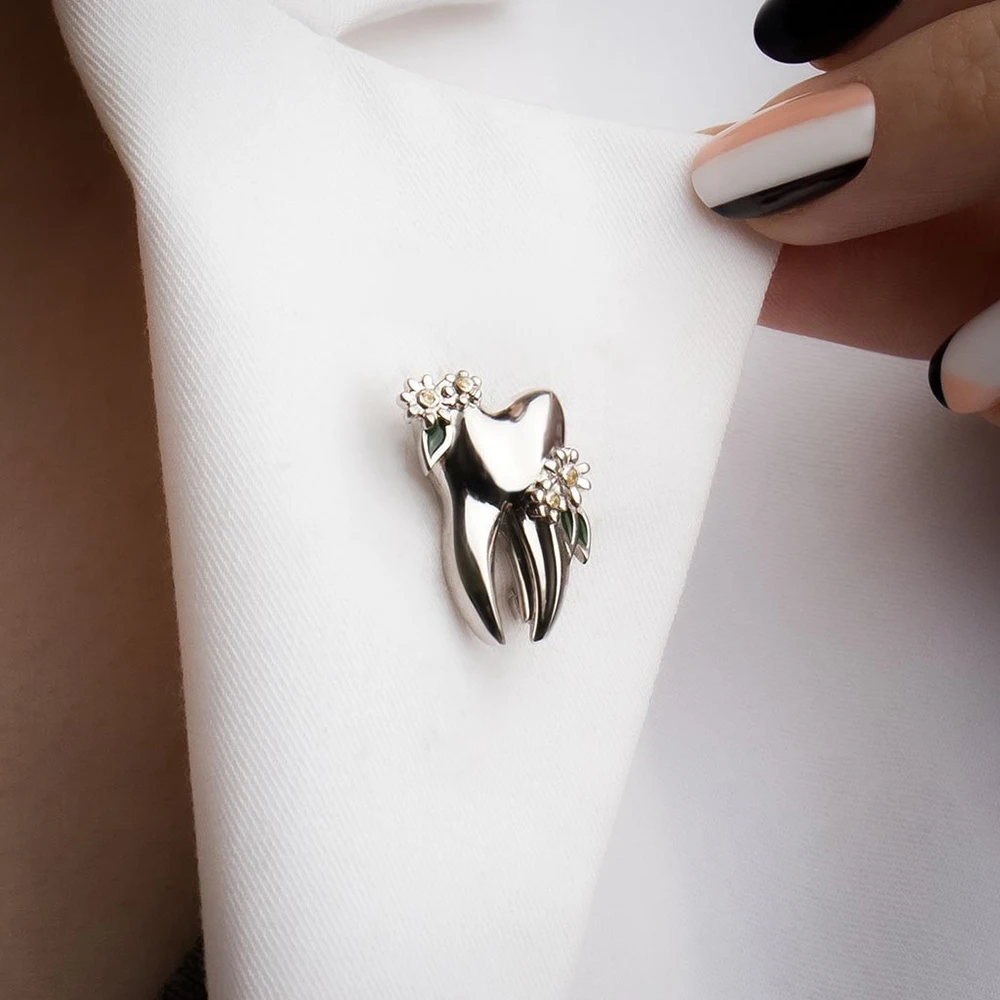 Hanreshe Creativity Flower Tooth Brooch Pins Dental Medical Jewelry Gift Lapel Badge for Dentist Doctor Nurse Medicine Student