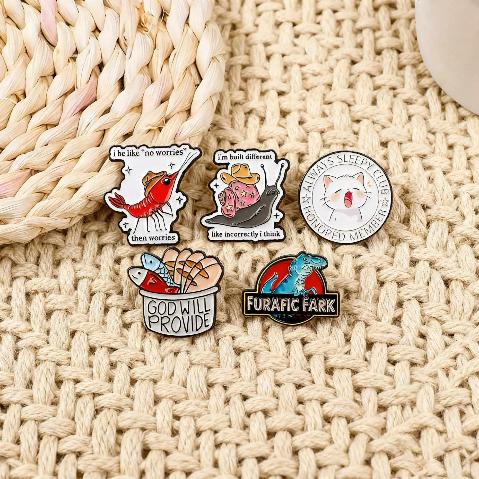 Animal Print Enamel Pin Cat Brooches for Women Men Fashion Lapel Pins Denim Jacket Coat Backpack Decoration Accessories Gift