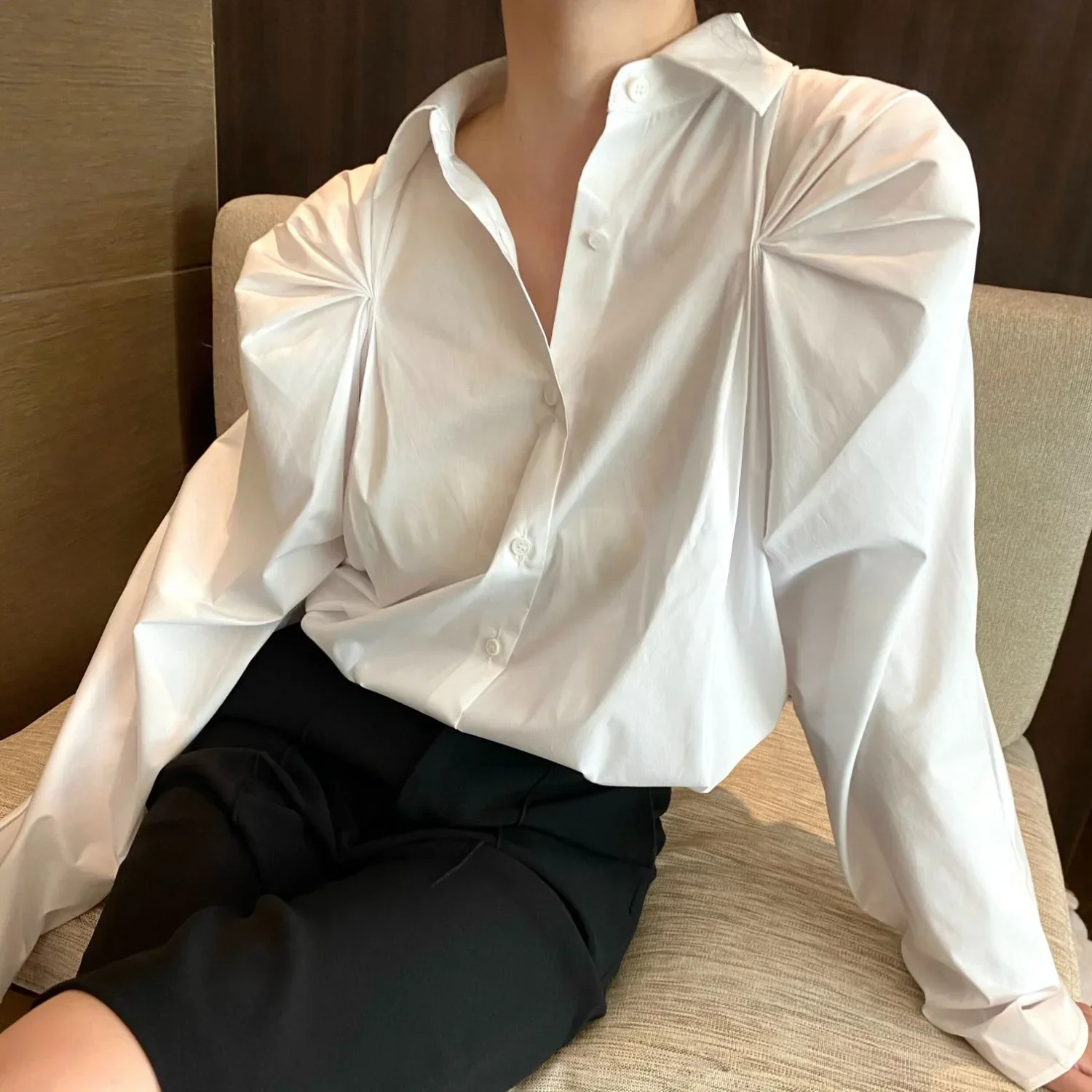 VC Shirt Women's 2024 Spring/Summer Design Feel Casual Pleated Bubble Sleeves Long Sleeved Shirt