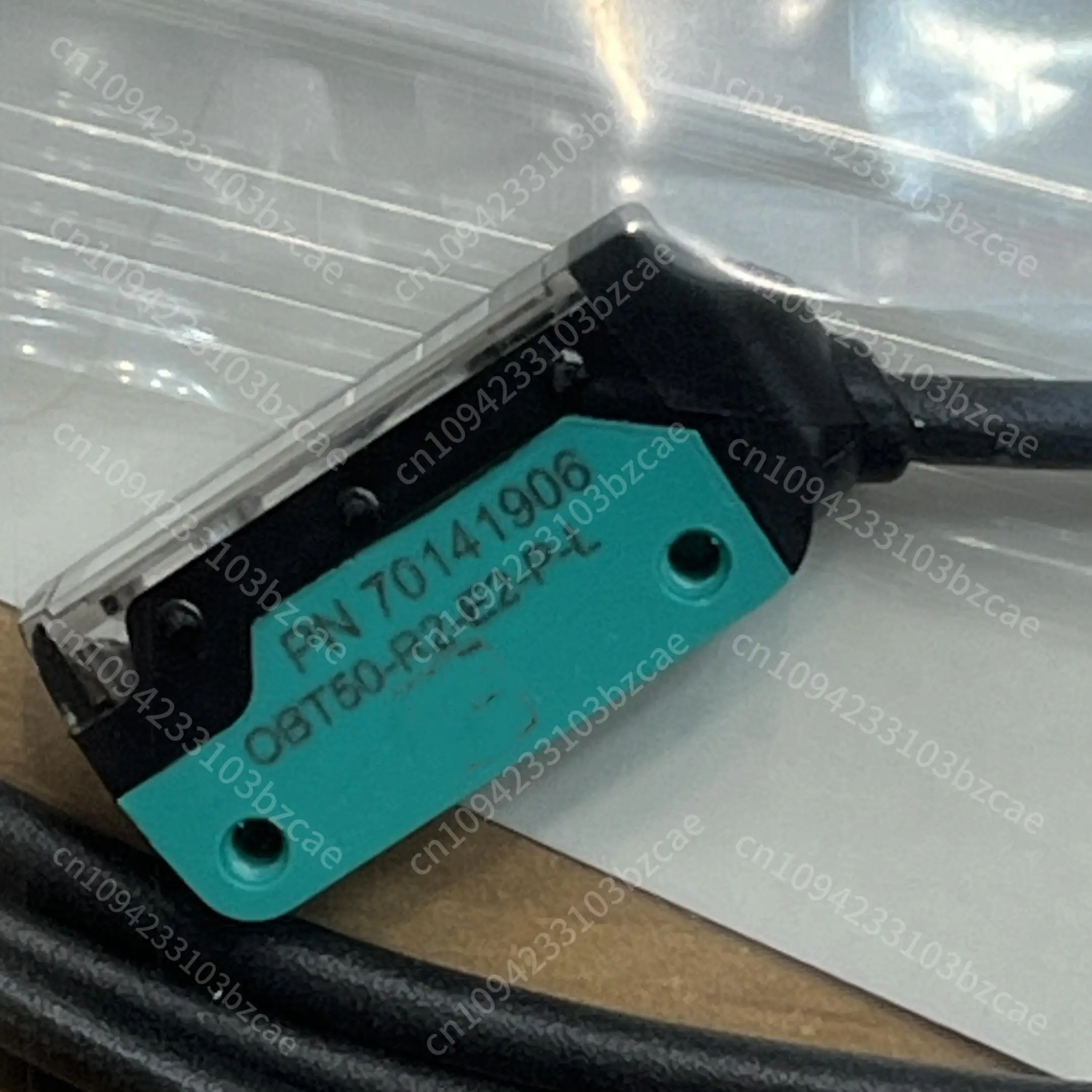 Good Price Original and New Hot Sale Reflective Sensor Photoelectric Switch Sensor OBT50-R2-E2-P-L