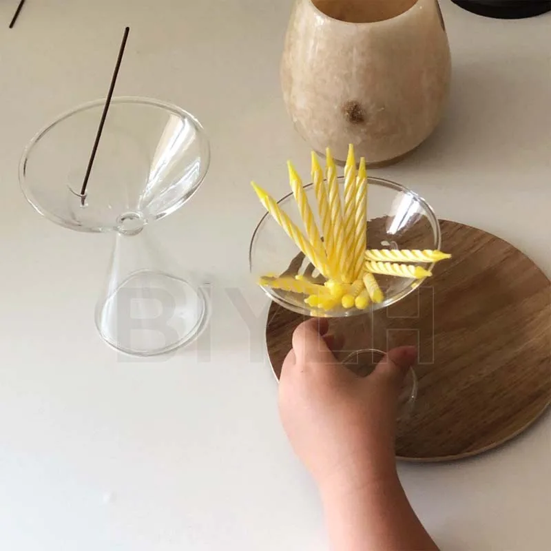 BIYLH Nordic Glass Incense Stick Base Transparent Hourglass Candle Holder Home Decorations Ornaments Tabletop Aromatherapy Stand