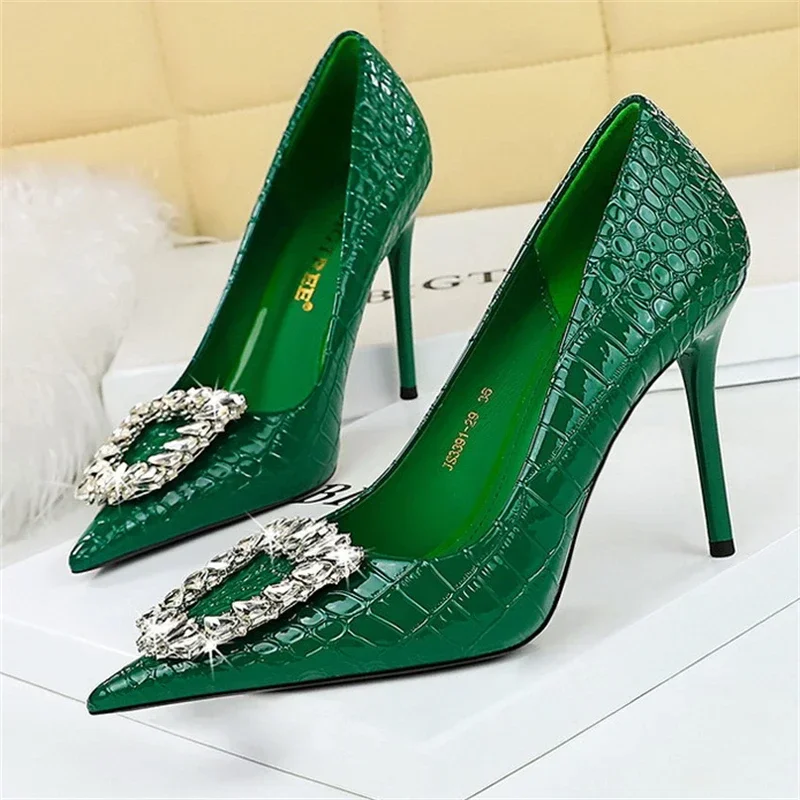 

BIGTREE Autumn Fashion Party Woman Pumps, Shallow Mouth Pointed Patent Leather Snake-Print Rhinestone Buckle Modern High Heels