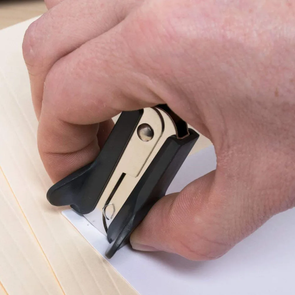 3Pcs Staple Remover Ingenious Design Strong Metal Mechanism Plastic Shell for Longevity Non Disruptive in