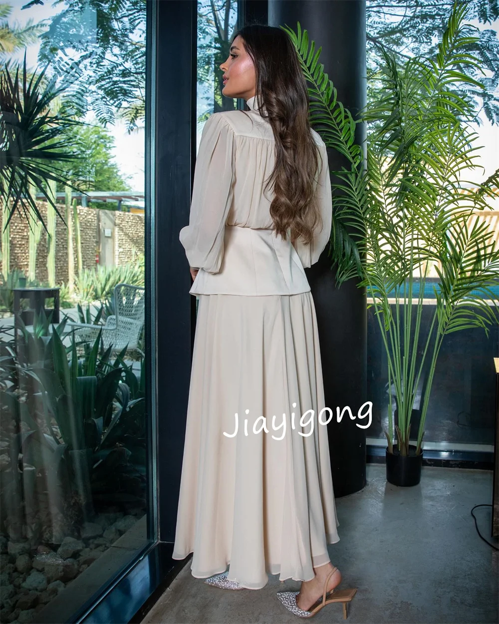 Abiti midi con scollo a V a trapezio in chiffon con pieghe abbinate su misura Occasioni su misura Ritorno a casa Squisito semplice
