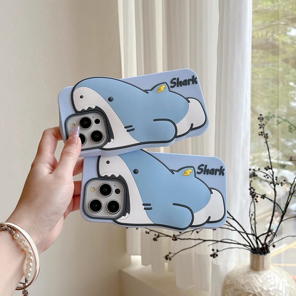 Kawaii Shark Handyhülle für iPhone 16 15 Pro Max 14 13 12 Pro Max Lustige 3D-Cartoon-stoßfeste weiche Silikon-Rückseite – Detail 3