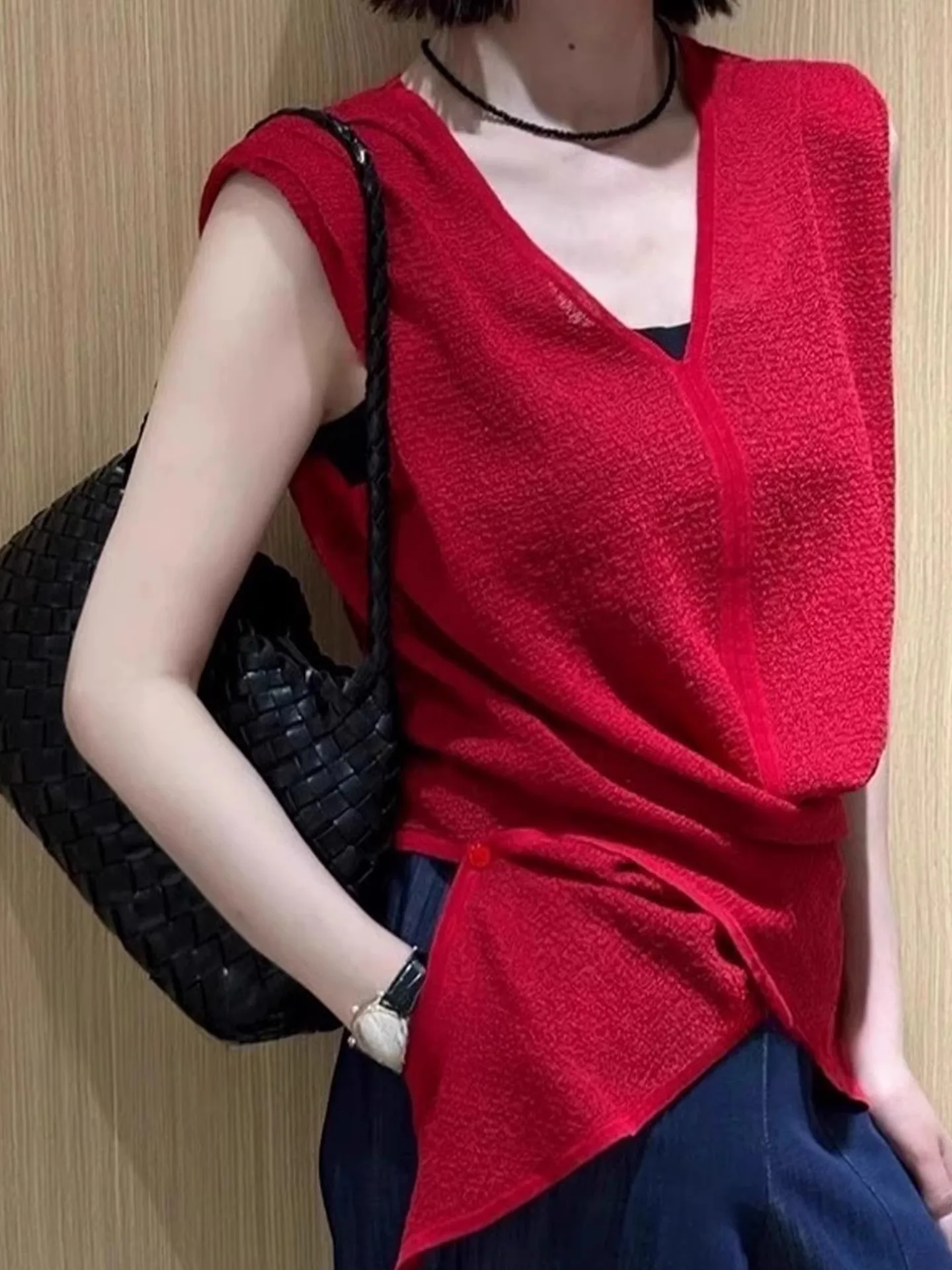 

Женский вязаный топ Ele Uneven Cross Knitted: модный дизайн, эффект стройности, из ледяного шелка, летний, в корейском стиле, прямой крой, V-образный вырез